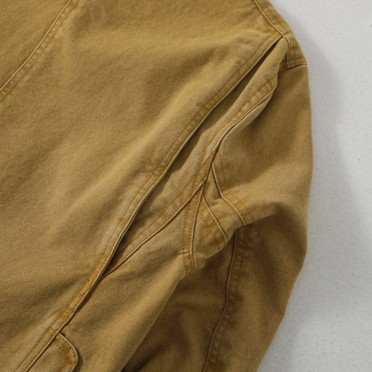 P490 #R13 Ralph Lauren Polo Country Hunting Heavy Industry Second-hand Jacket POLO Ralph Lauren 25th Spring New Casual Splicing Versatile Jacket WMPOOTWN Top is light and soft to wear, which is also a very popular Barn style recently. The version is very correct, comfortable to wear and has a sense of style at the same time. The splicing details are also very exquisite. The 100% pure cotton has just the right hardness and is not that stiff!! It is a very outstanding piece, and the texture and fit can be seen immediately on the upper body. This collection is fantastic, both in design and fabric. Retro and timeless Color: Khaki Size: M-XXL M: Bust 120 Length 72 Sleeve length 62 Shoulder width 49 L: Bust 124 Length 74 Sleeve length 63 Shoulder width 50